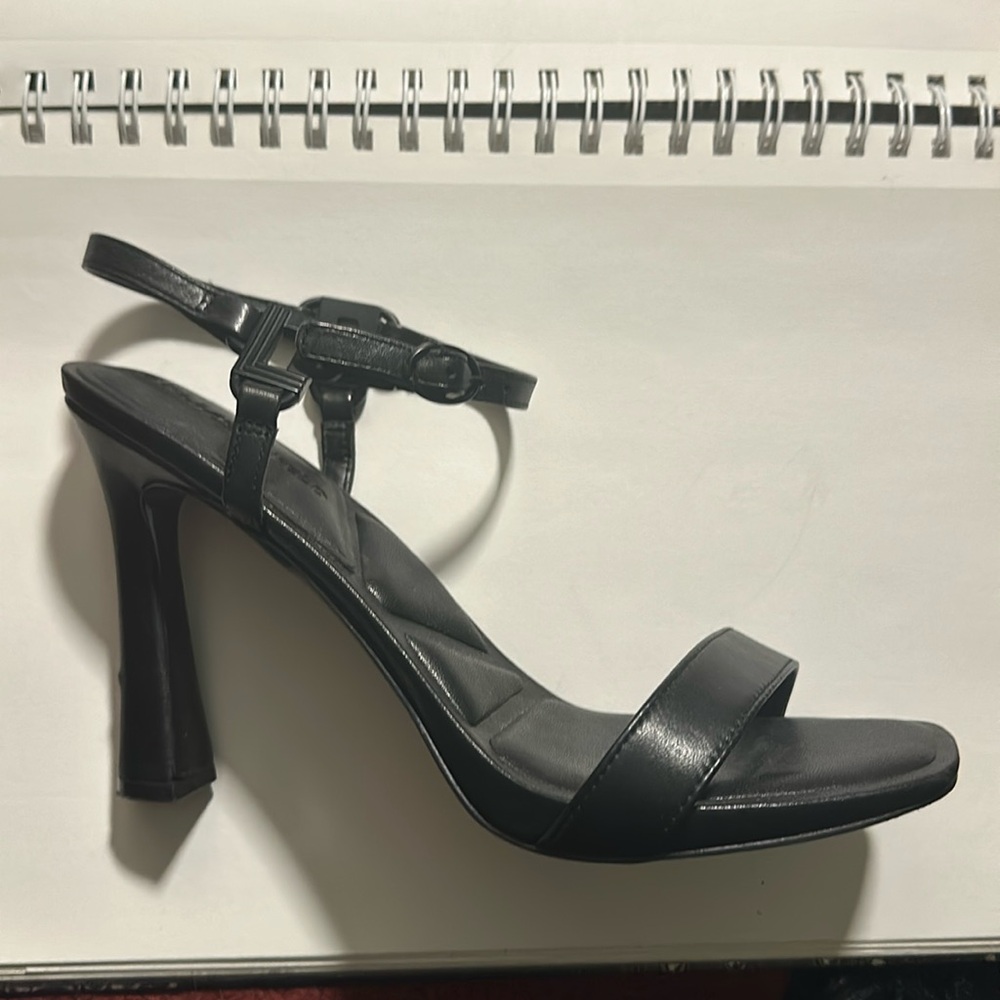 Karl Lagerfeld Black Classic High Heels. size 8